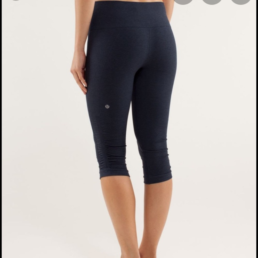 COPY - lululemon in the flow cropped black leggings